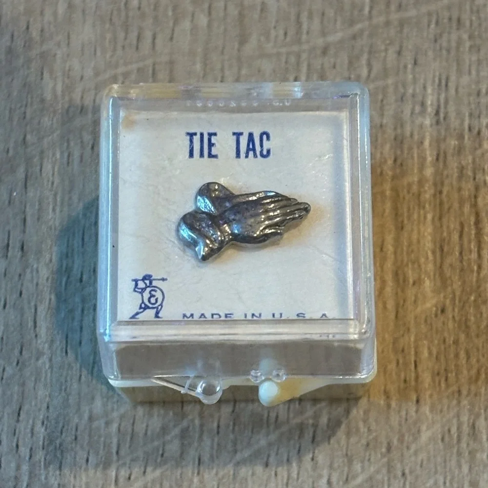Silver Tie Tac Praying Hands Vintage